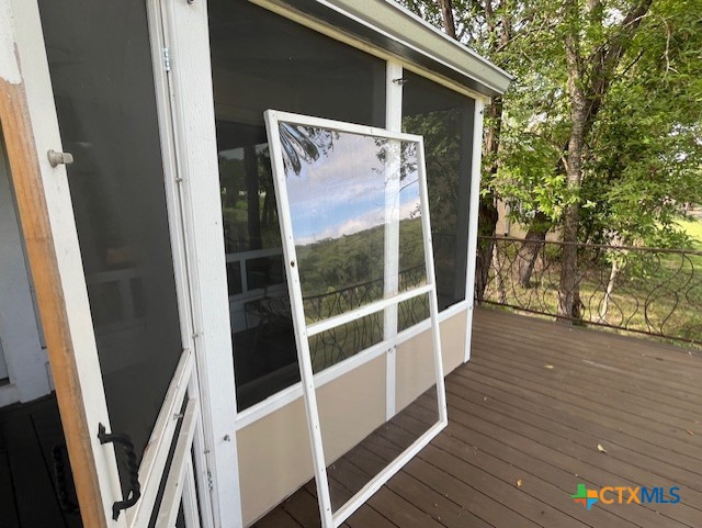 Wimberley, Texas 78676, United States, 2 Bedrooms Bedrooms, ,2 BathroomsBathrooms,Residential,Pending,53242