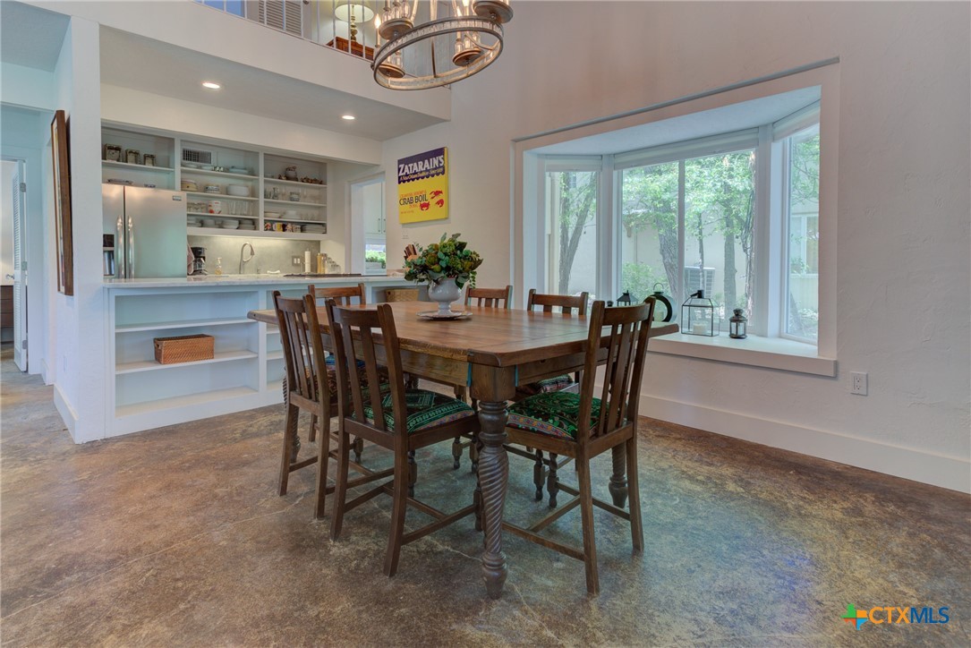 Wimberley, Texas 78676, United States, 2 Bedrooms Bedrooms, ,2 BathroomsBathrooms,Residential,Pending,53242