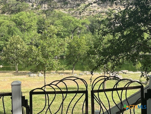 Wimberley, Texas 78676, United States, 2 Bedrooms Bedrooms, ,2 BathroomsBathrooms,Residential,Pending,53242