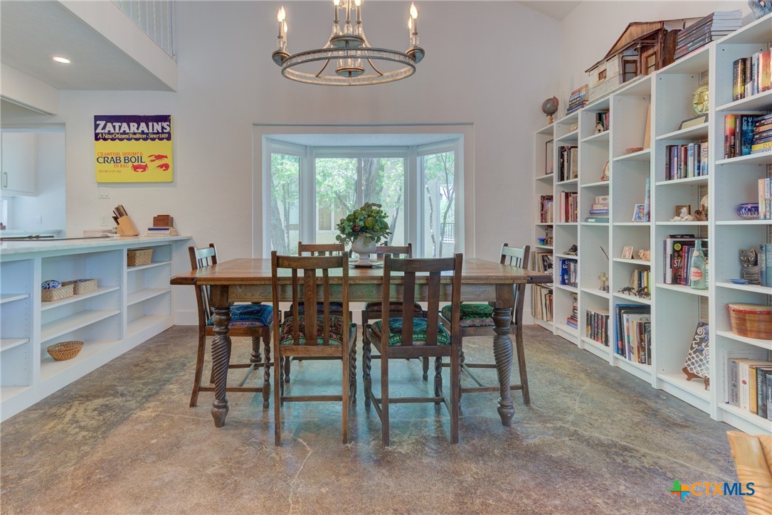 Wimberley, Texas 78676, United States, 2 Bedrooms Bedrooms, ,2 BathroomsBathrooms,Residential,Pending,53242