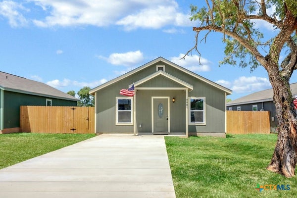 708 E 6TH ST, NIXON, TX 78140 - Image 372f929f9cfba17be8553fc56e9e03c2/361117581