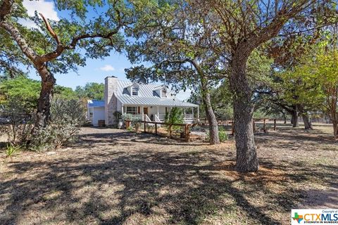 A home in Blanco