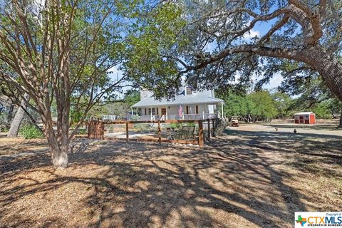 A home in Blanco