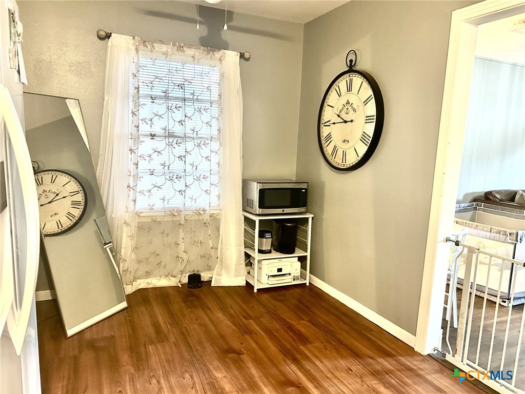 811 E Rosebud Avenue