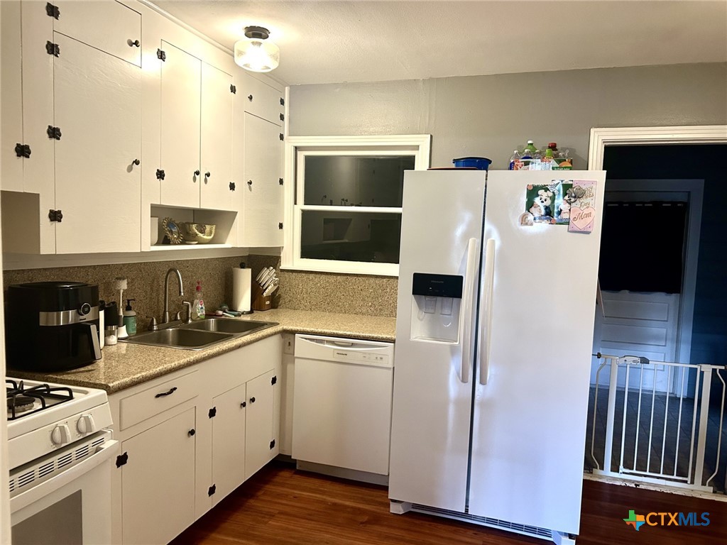 811 E Rosebud Avenue