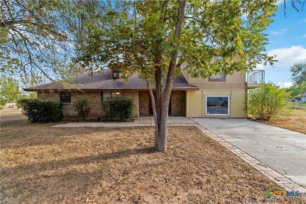 Photo of 5115 Meadow Brook Lane, San Marcos, TX 78666 (MLS # 595837)