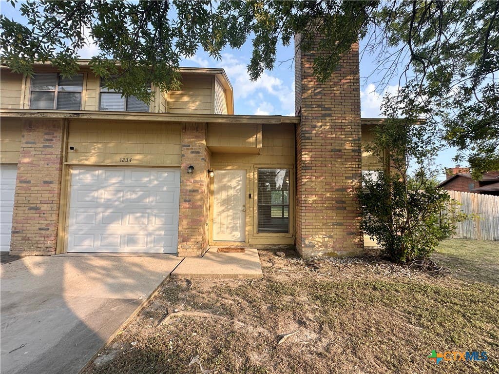 Photo of 1234 Royal Crest Drive, Killeen, TX 76549 (MLS # 621783)