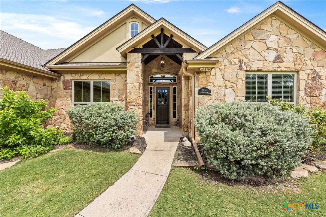 1074 Doves Landing Court