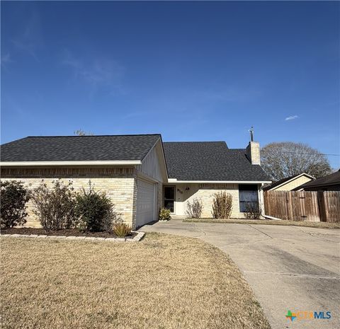 Photo of 913 Taos Drive, Victoria, TX 77904 (MLS # 603744)