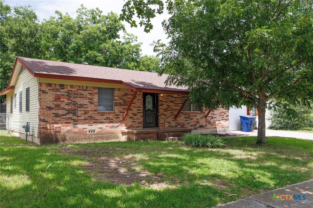 Photo 1 of 15 — 703 W Avenue F, Copperas Cove, TX 76522