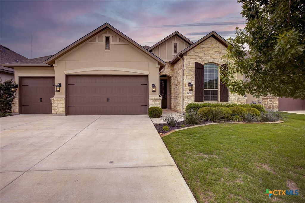 Photo of 1435 Oaklawn Drive, New Braunfels, TX 78132 (MLS # 610695)