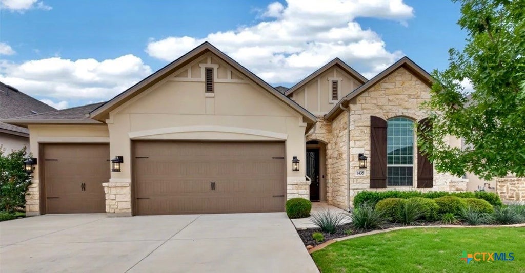 Photo of 1435 Oaklawn Drive, New Braunfels, TX 78132 (MLS # 610695)
