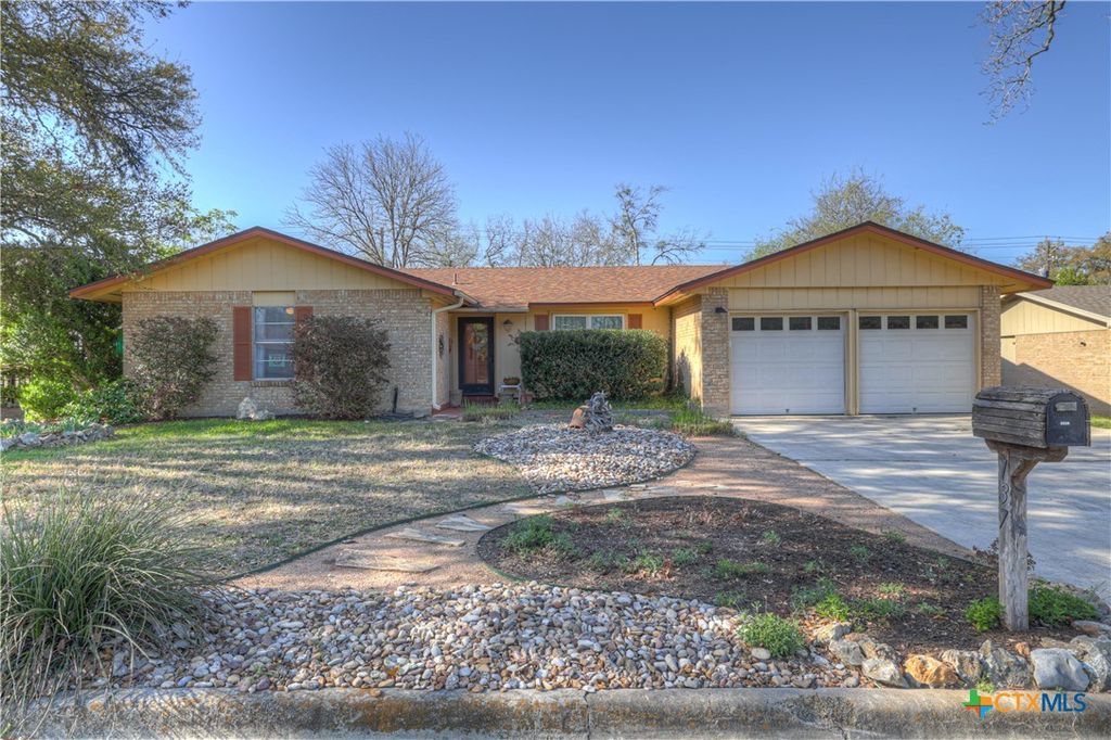 Photo of 137 Chaparral Street, San Marcos, TX 78666 (MLS # 610396)