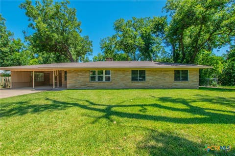 Photo of 2808 W Avenue P, Temple, TX 76504 (MLS # 620973)