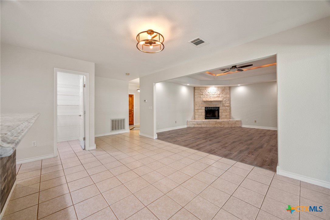 Photo 10 of 20 of 4 Hollyberry Street house