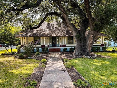 Photo of 1708 S Wall Street, Belton, TX 76513 (MLS # 613308)