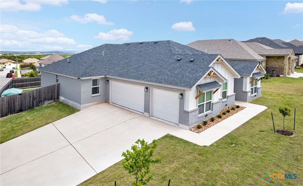 Photo of 203 Fawn Ridge Drive, Copperas Cove, TX 76522 (MLS # 617096)