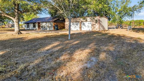 Photo of 304 Sun Valley Drive, Victoria, TX 77904 (MLS # 602145)