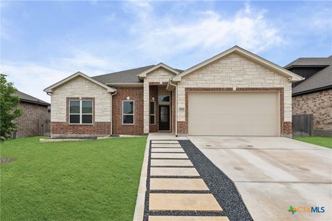 Photo of 2036 Yarrow Road, Temple, TX 76502 (MLS # 613305)