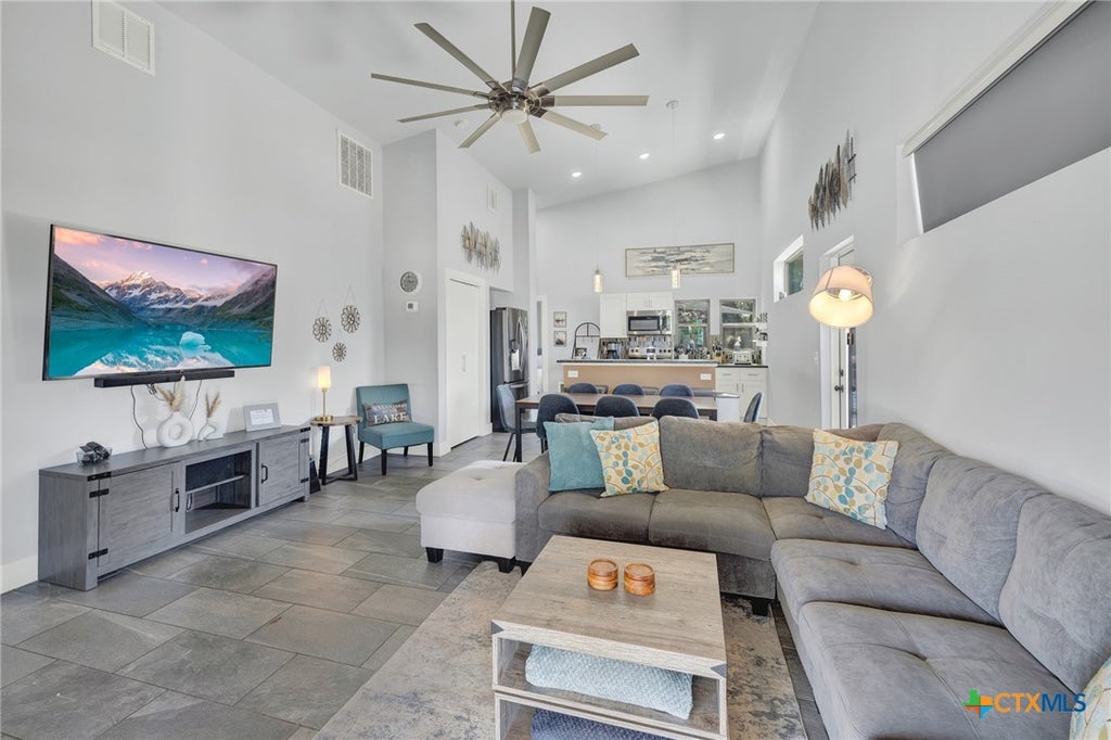 Photo of 1630 Canyon Edge, Canyon Lake, TX 78133 (MLS # 624232)