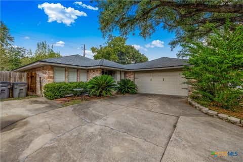 Photo of 112 Laguna Drive, Victoria, TX 77904 (MLS # 626978)