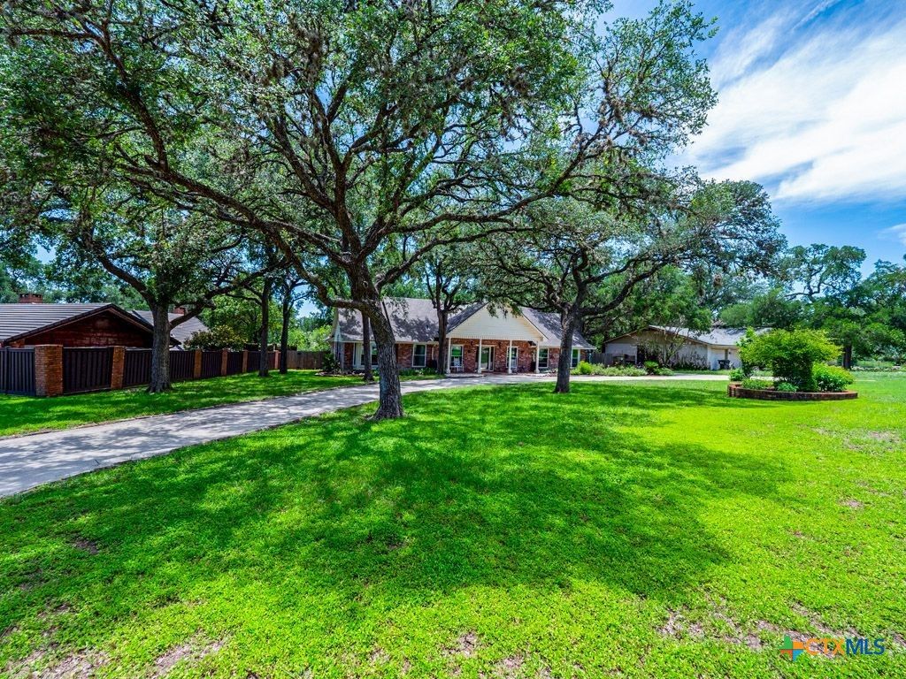 Photo of 97 W Mimosa Circle, San Marcos, TX 78666 (MLS # 614001)