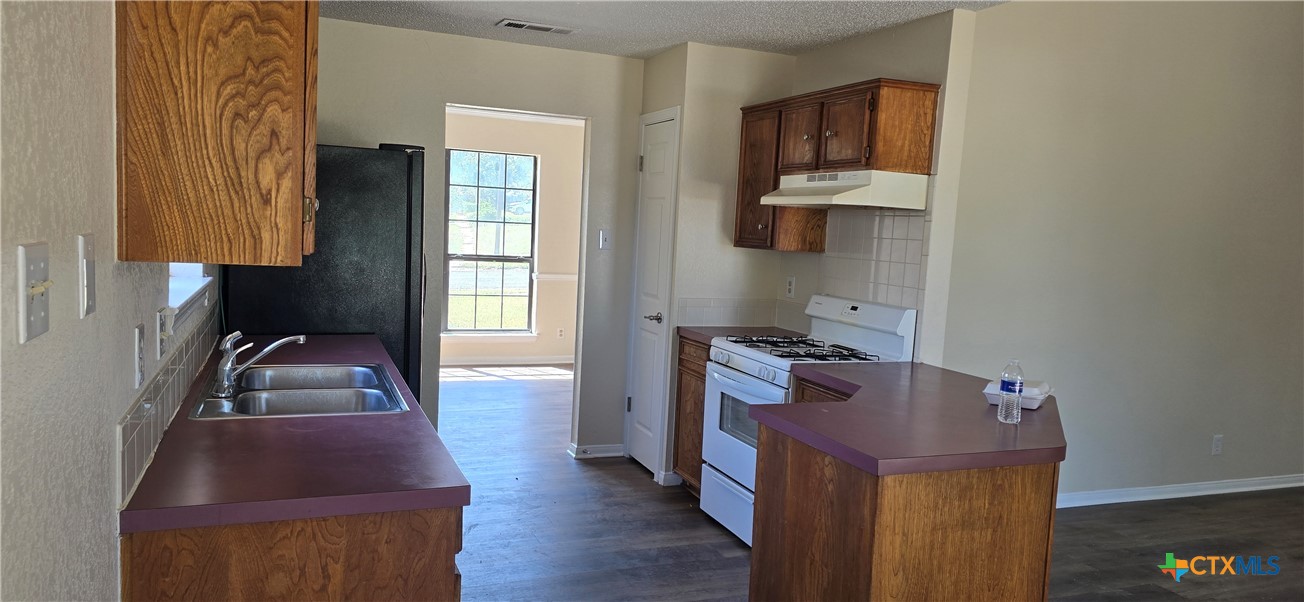 4901 Glass Mountain Drive