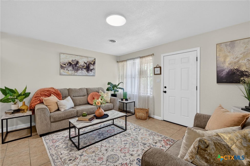 Photo of 1005 Pine Drive, Killeen, TX 76543 (MLS # 622667)