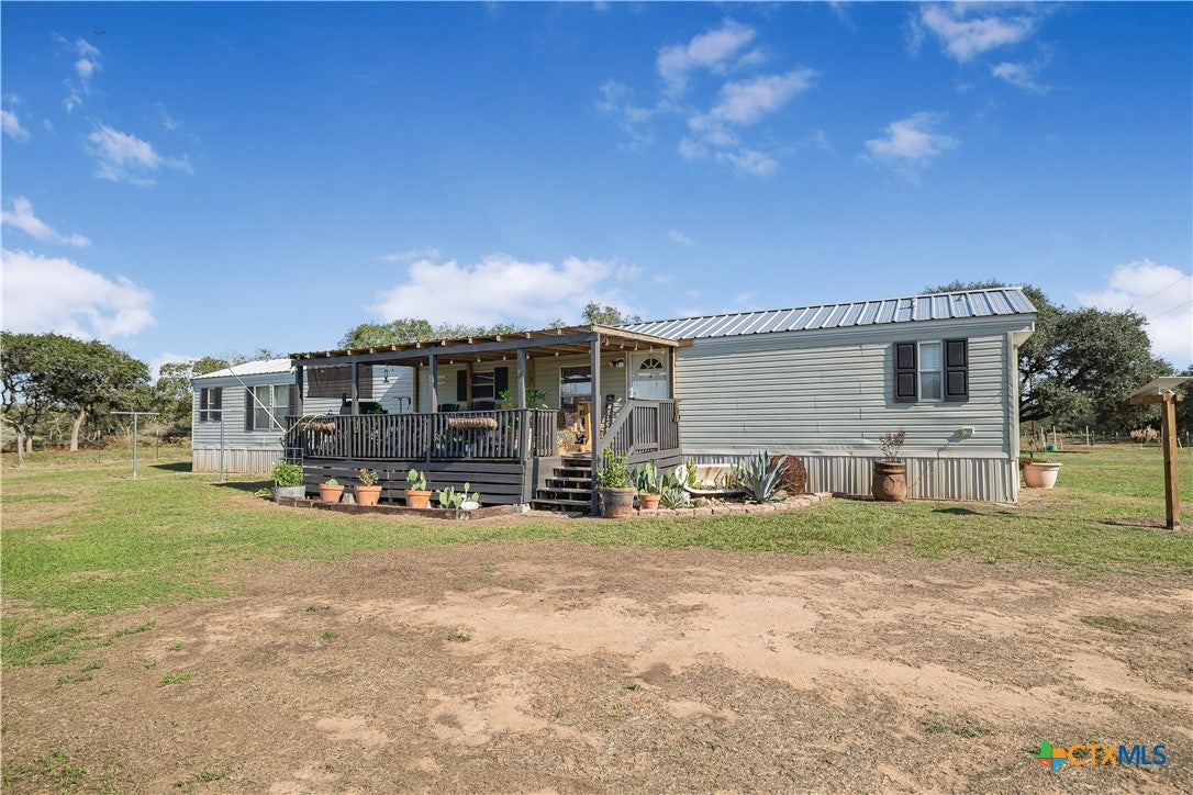 208 Private Road 1067