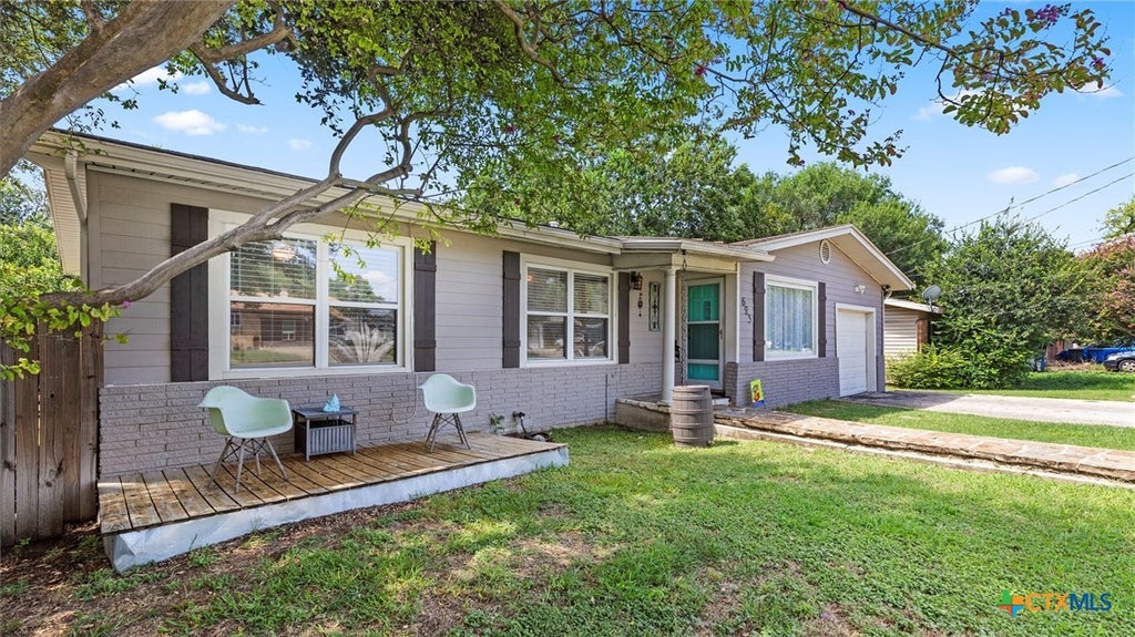 Photo of 623 Southeast Terrace, New Braunfels, TX 78130 (MLS # 621100)