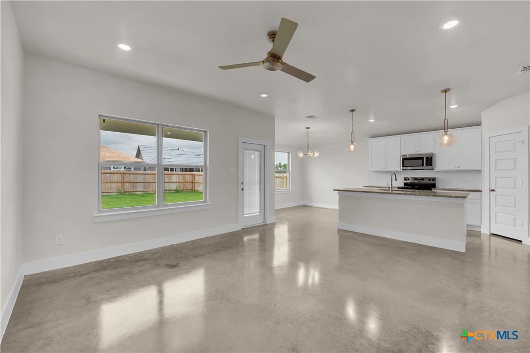 1011 Peppermint Drive