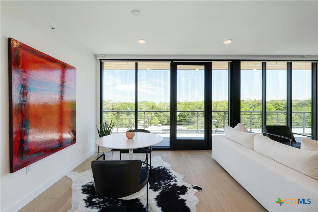 1600 S 1st Street 403