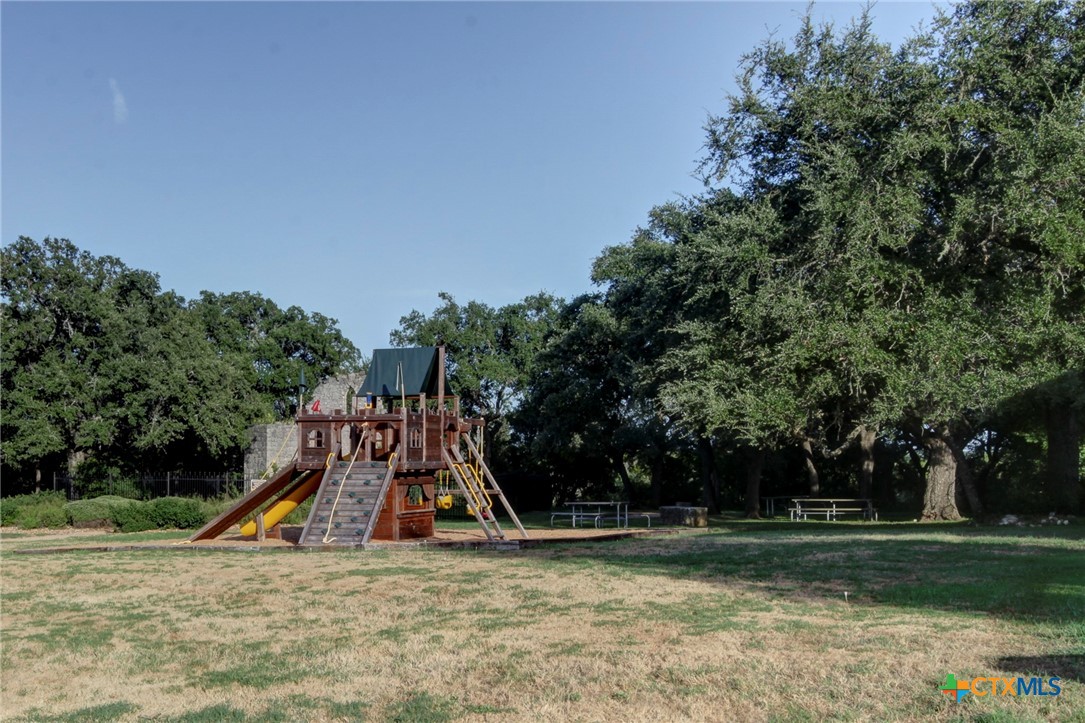 New Braunfels, Texas 78132, United States, 5 Bedrooms Bedrooms, ,4 BathroomsBathrooms,Residential,Pending,54624