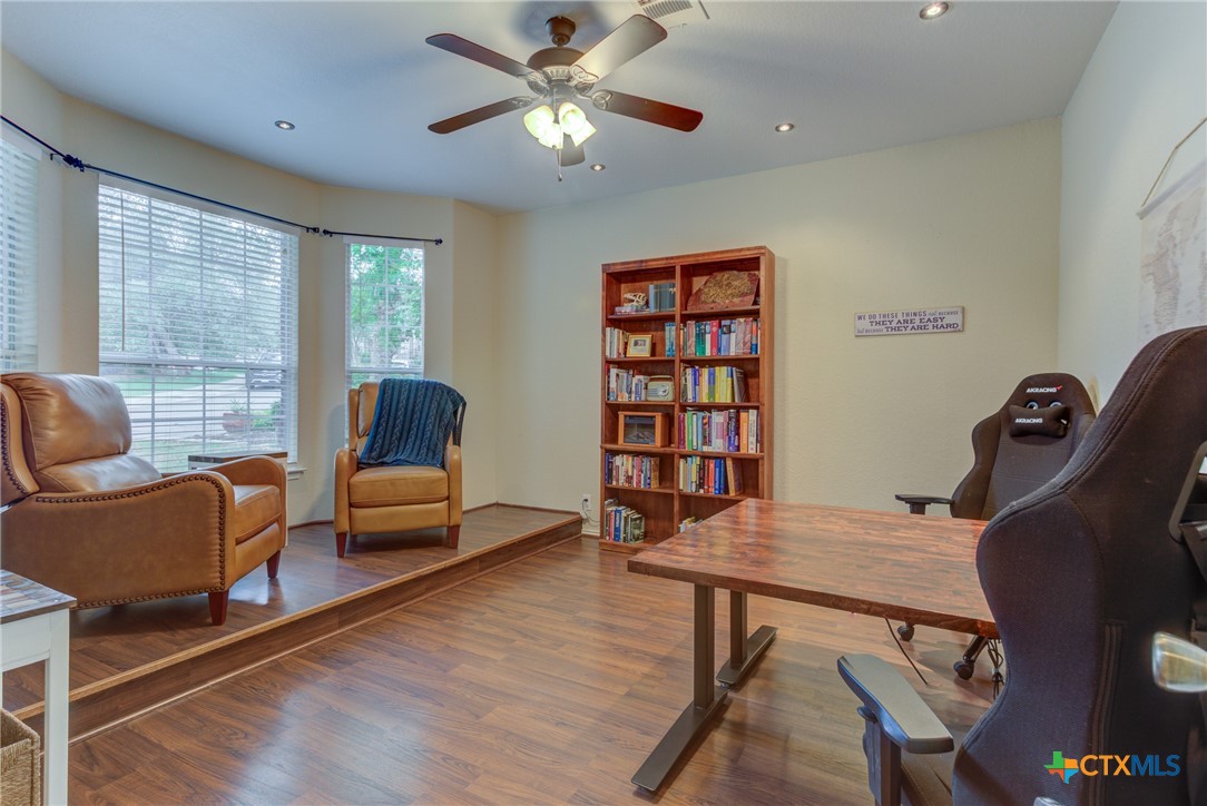 New Braunfels, Texas 78132, United States, 5 Bedrooms Bedrooms, ,4 BathroomsBathrooms,Residential,Pending,54624