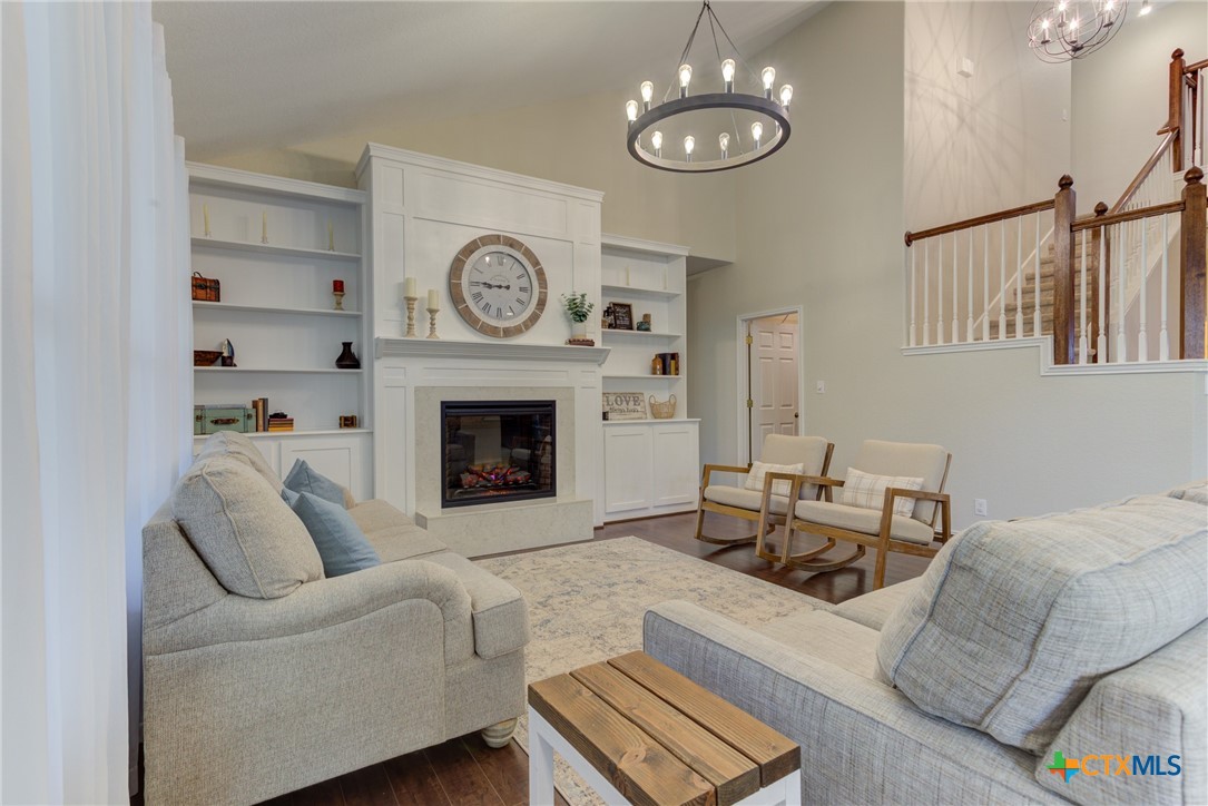 New Braunfels, Texas 78132, United States, 5 Bedrooms Bedrooms, ,4 BathroomsBathrooms,Residential,Pending,54624