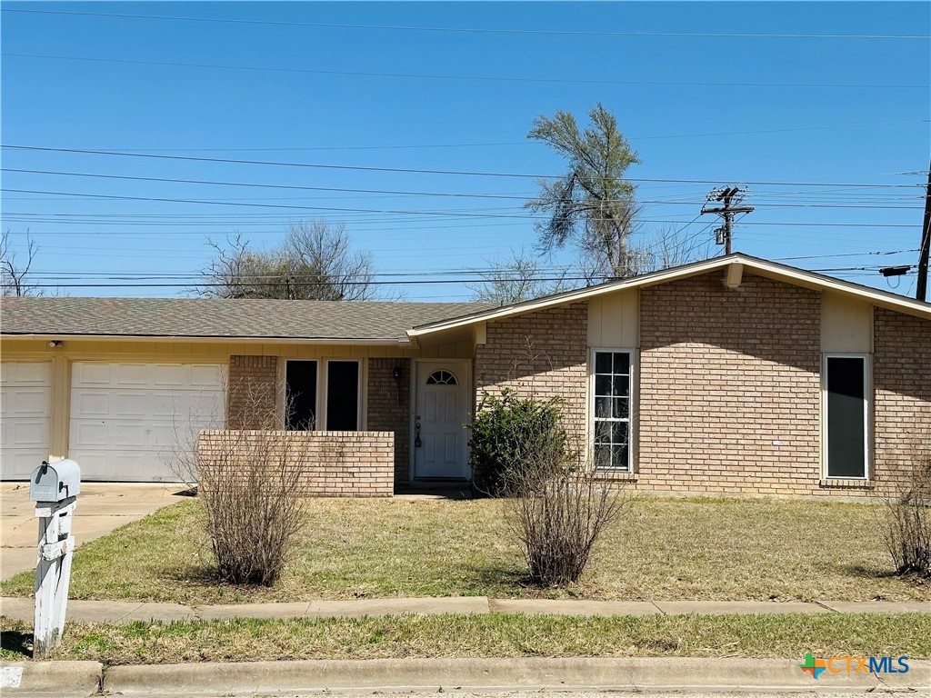 703 Skyline Avenue