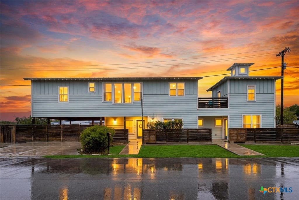 Photo of 1124 Katy Street, New Braunfels, TX 78130 (MLS # 593405)