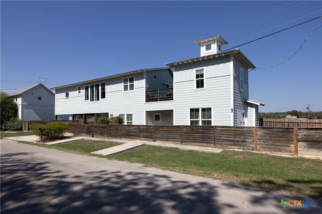Photo of 1124 Katy Street, New Braunfels, TX 78130 (MLS # 593405)