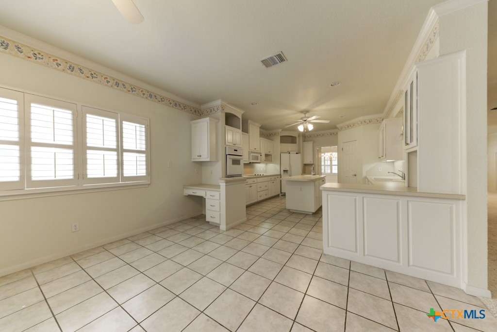 New Braunfels, Texas 78132, United States, 3 Bedrooms Bedrooms, ,3 BathroomsBathrooms,Residential,Pending,54155