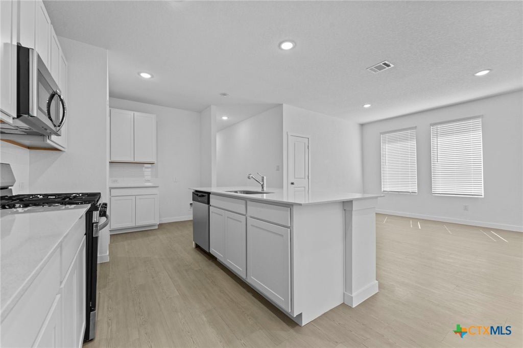 Photo of 1221 Twisted Creek, New Braunfels, TX 78130 (MLS # 611251)