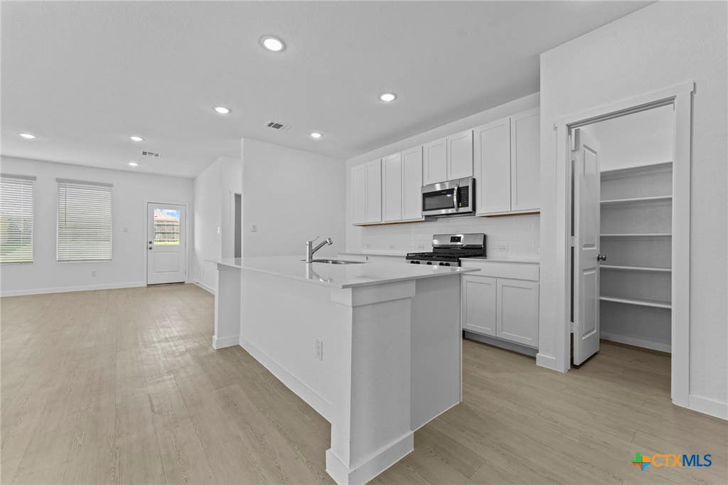 Photo of 1221 Twisted Creek, New Braunfels, TX 78130 (MLS # 611251)