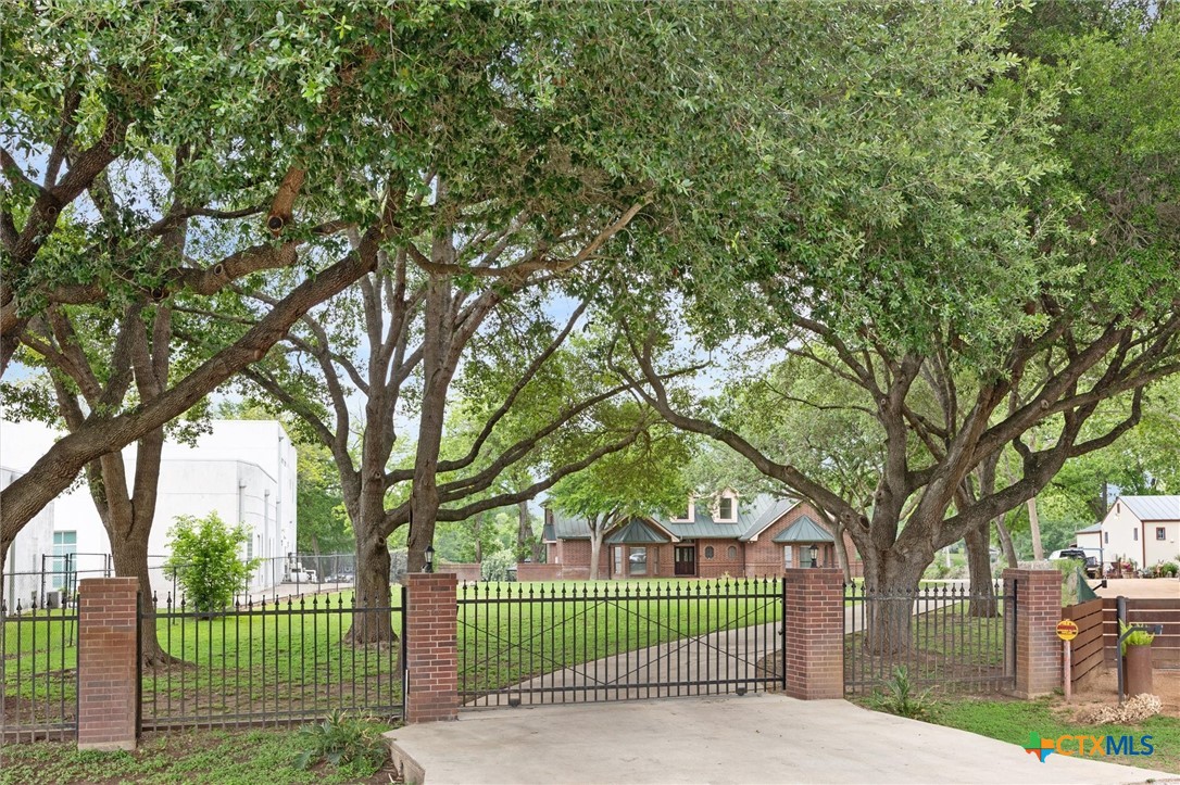 640 Woodlake Drive