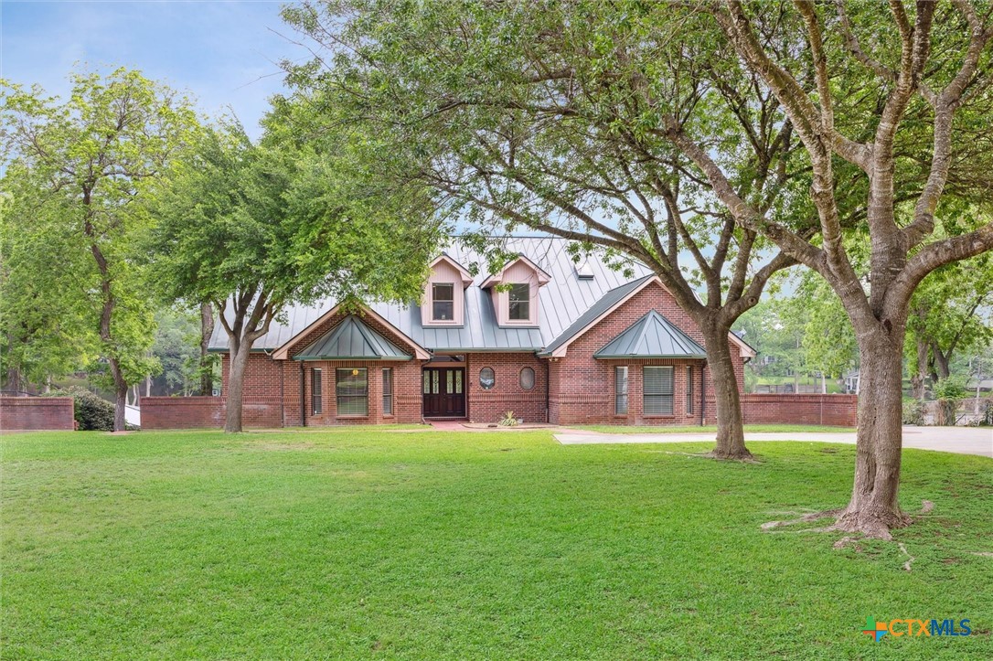 640 Woodlake Drive