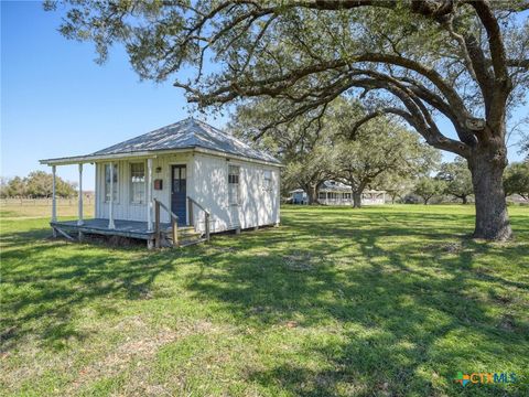 A home in Yoakum