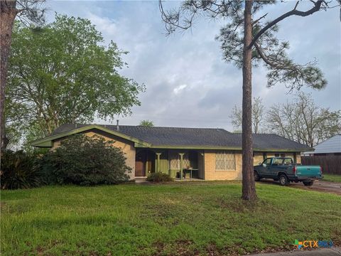 Photo of 301 Rosewood Drive, Victoria, TX 77901 (MLS # 606980)