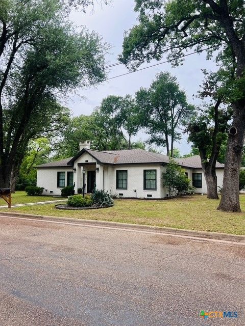 Photo of 1806 North Harding, Cameron, TX 76520 (MLS # 611586)