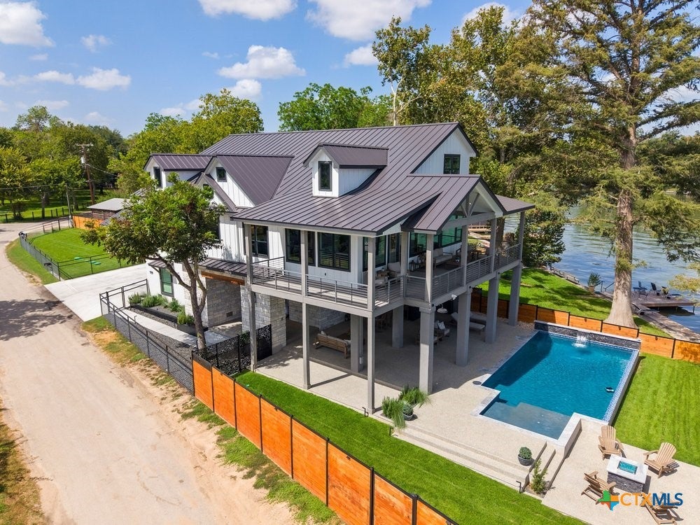 270 Isle Of View Drive
