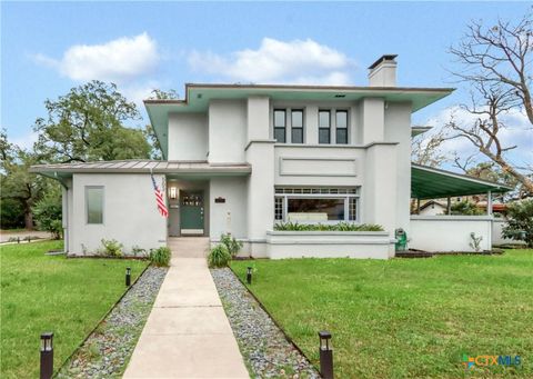 Photo of 503 S Austin Street, Seguin, TX 78155 (MLS # 602911)