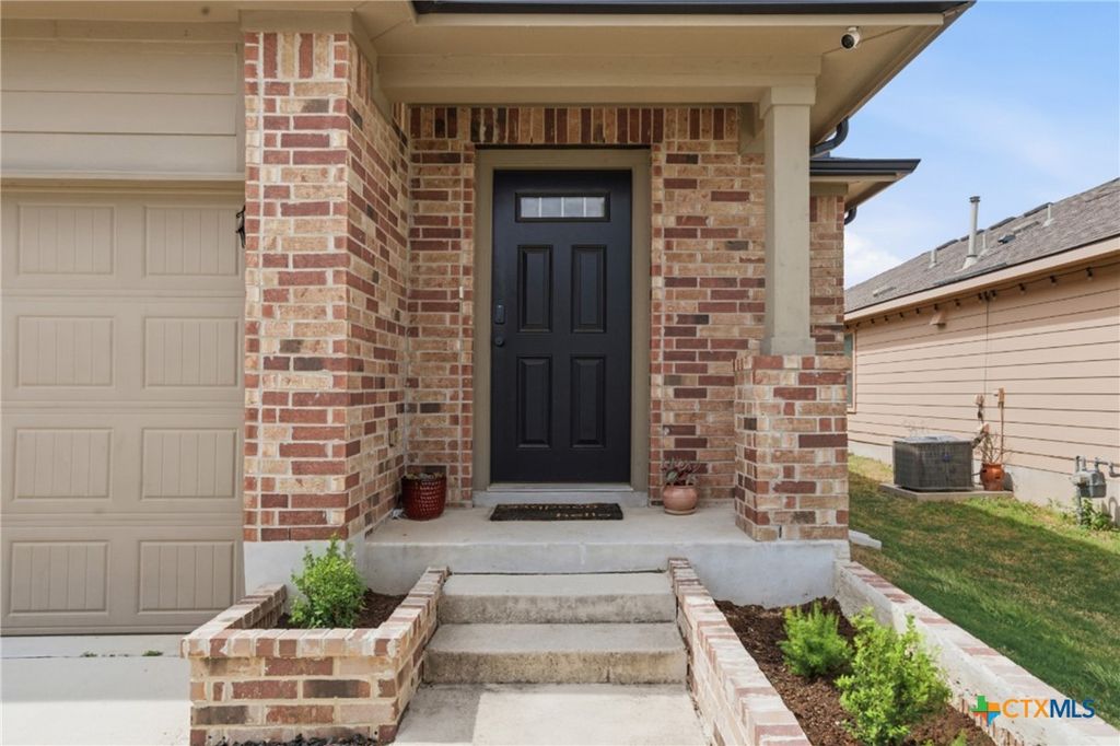 Photo of 175 Lake Glen, San Marcos, TX 78666 (MLS # 609799)