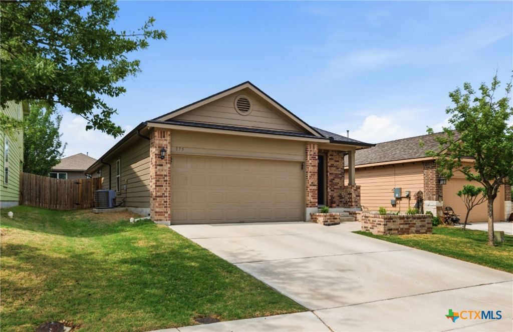 Photo of 175 Lake Glen, San Marcos, TX 78666 (MLS # 609799)